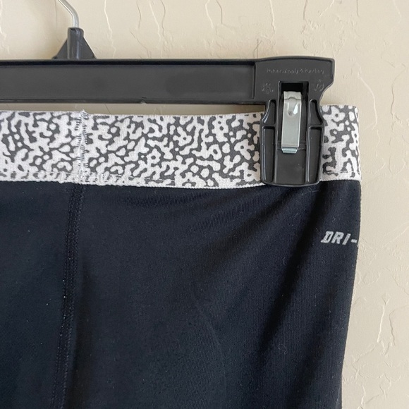 Nike Pro Leggings Just Do It Spellout Black Red Women’s Small Dri Fit - Picture 4 of 9